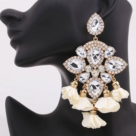 Rhinestone & Flower Decor Earrings - Picture 3 of 4